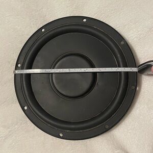 8 inch round shallow mount subwoofer with 8 screw points max output 500watts
